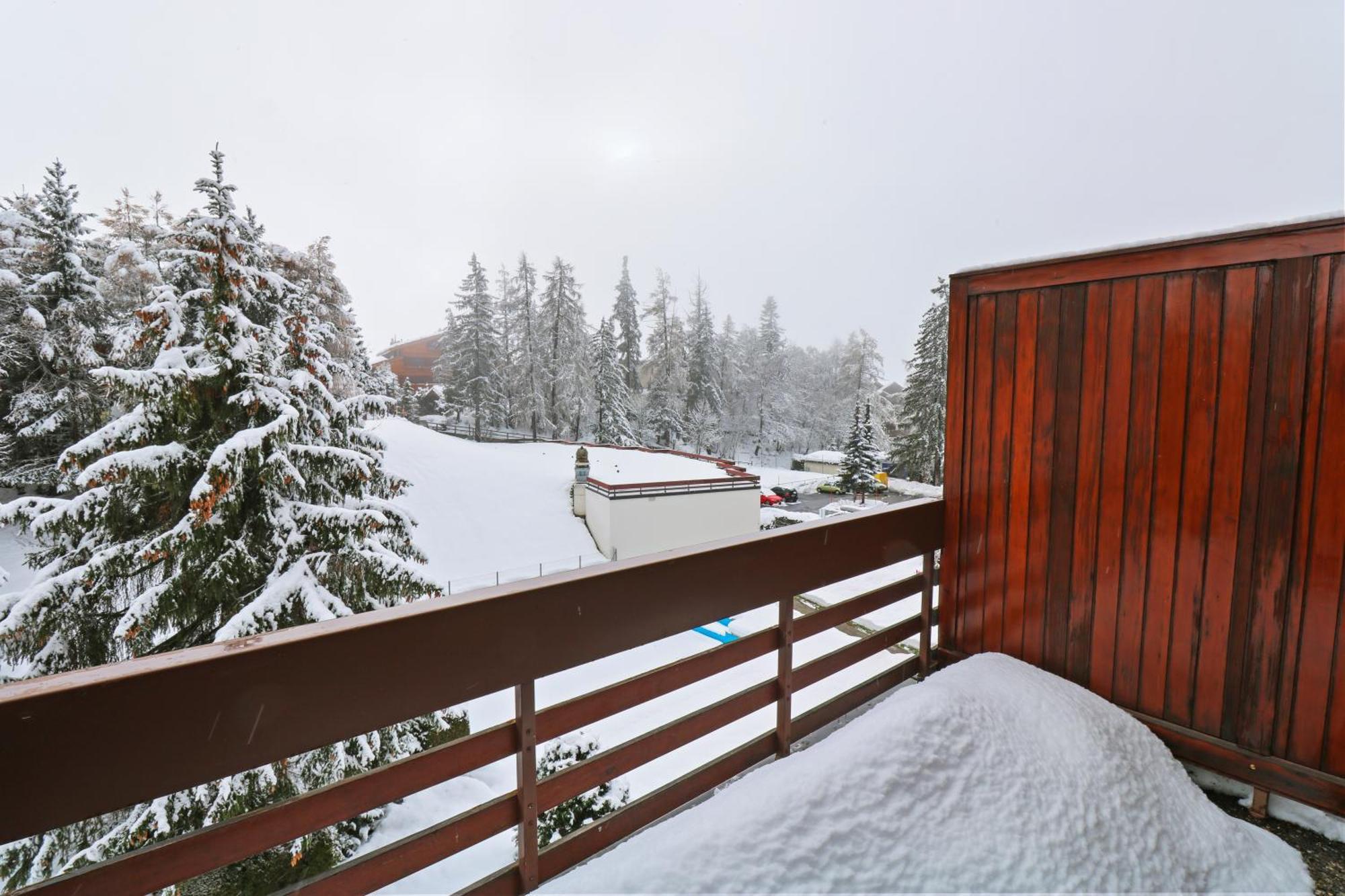 Joli Studio Avec Parking Gratuit Crans-Montana Exterior photo